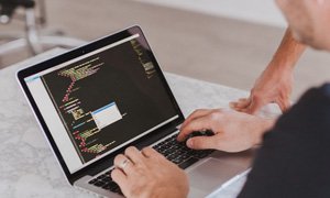 网站制作中A标签是否需要新窗口打开深度分析