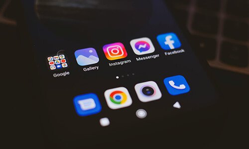 网站设计中的图标应用：功能与价值解析