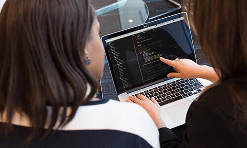 在企业网站开发中,编程语言的选择直接决定网站的性能、稳定性、扩展性与开发效率。目前市场上主流的企业网站开发语言各具优势,适配不同的项目需求与技术场景,其中PHP、ASP.NET、JSP及ColdFusion是应用最广泛的几种